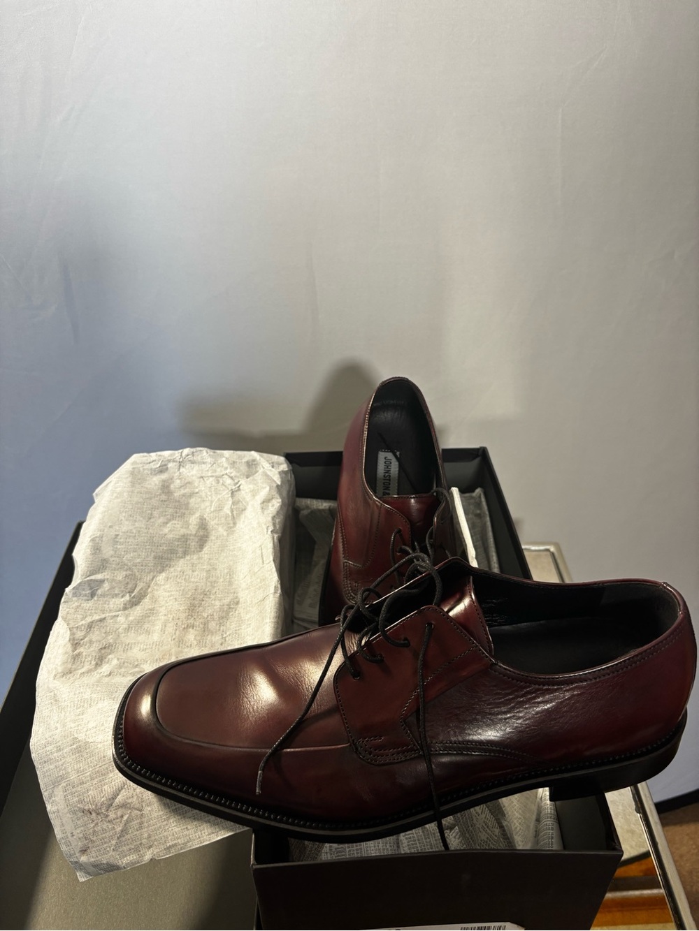 Johnston & Murphy Men's Burgundy Leather Lace-Up Oxfords